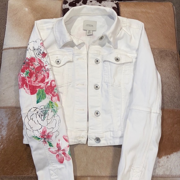 Guess woman’s denim jacket. Size S/P - Picture 2 of 10